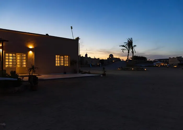 Hotel nahe College: Sharm El Naga Resort And Diving Center