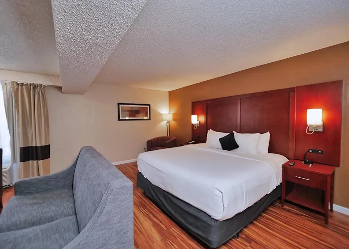 3 star hotels Red Lion Inn & Suites Auburn
