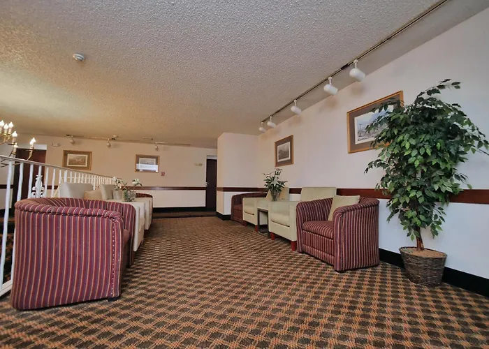 3 star hotels Red Lion Inn & Suites Auburn
