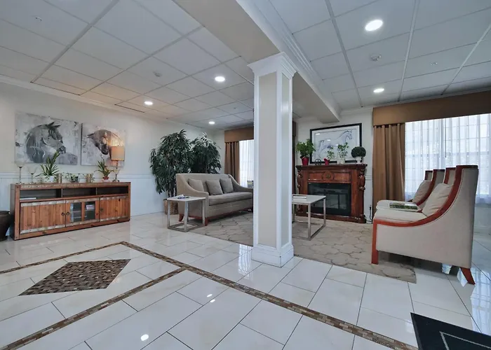 Red Lion Inn & Suites Auburn