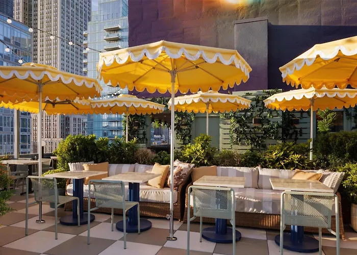 Jacuzzi hotel: Arlo Nomad