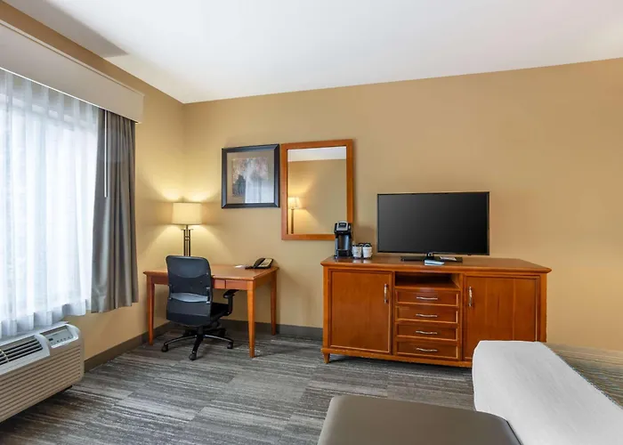 Best Western Plus University Park Inn & Suites