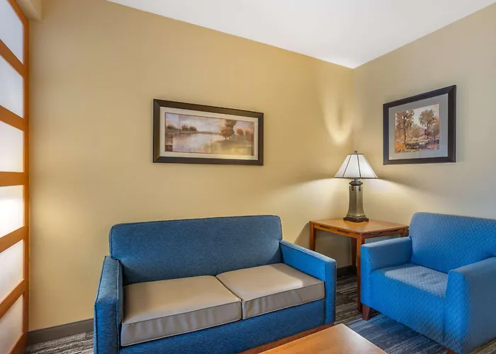 Best Western Plus University Park Inn & Suites