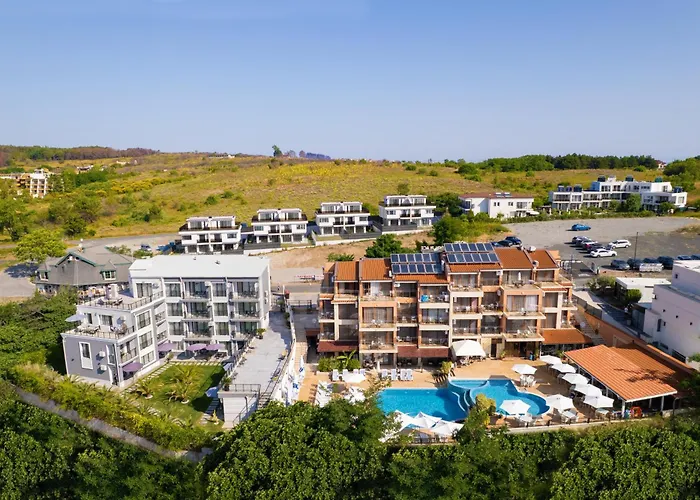 Семеен хотел Golden Place