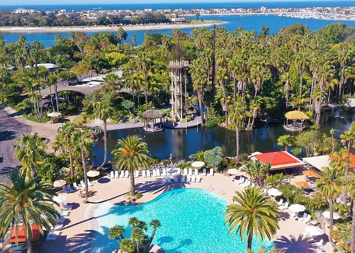 Hotel with Tennis: Paradise Point Resort & Spa