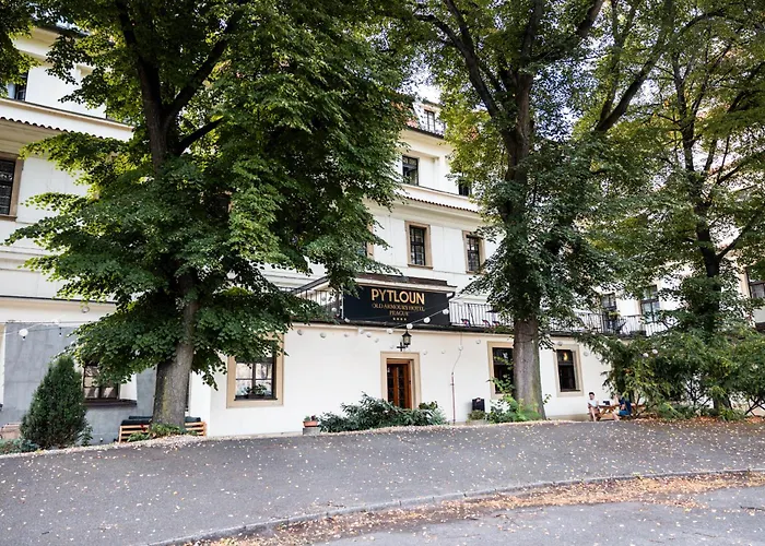 Pytloun Old Armoury Prague, Stara Zbrojnice