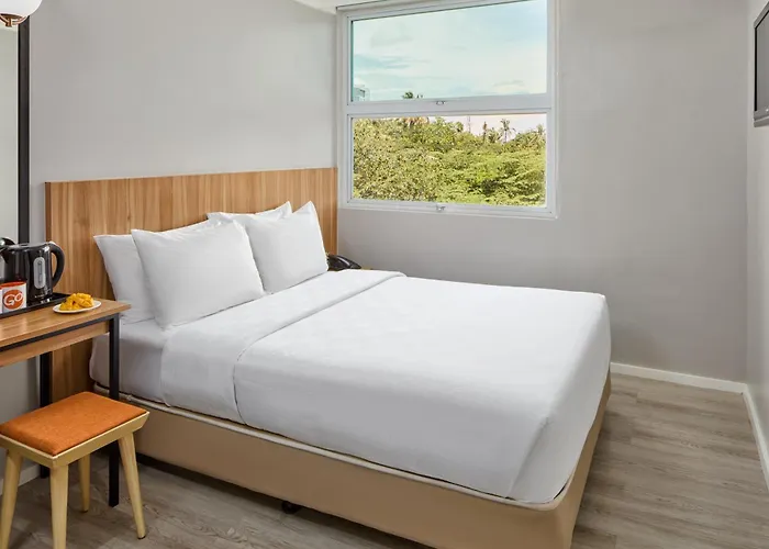 Go Hotels Plus Bacolod - Newly Renovated