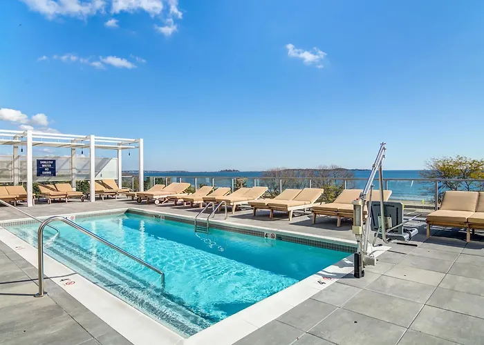 3 star hotel: The Boston Beach House
