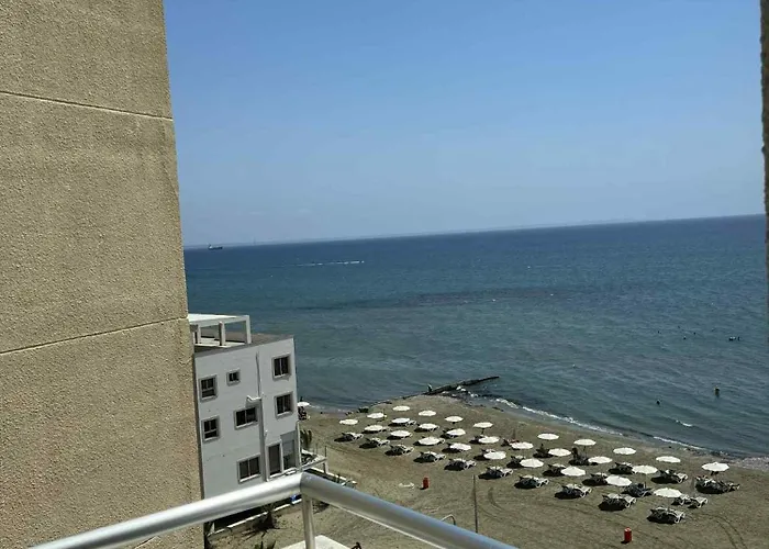 Flamingo Beach Hotel