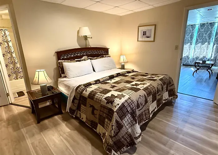 Skaneateles Inn On 20