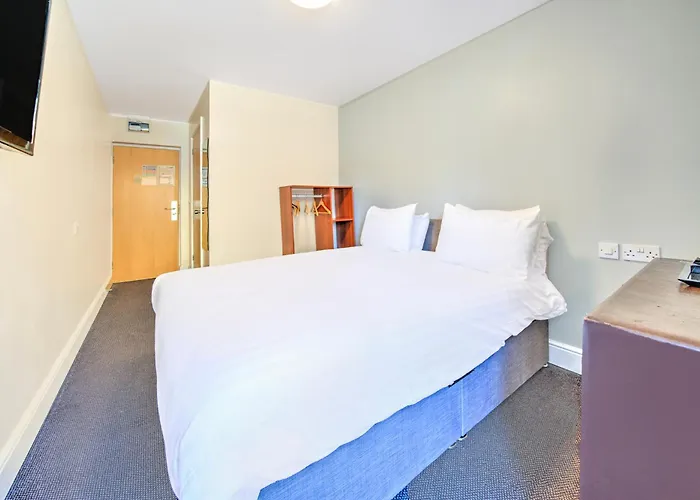 Go2 Gloucester Hotel By Oyo