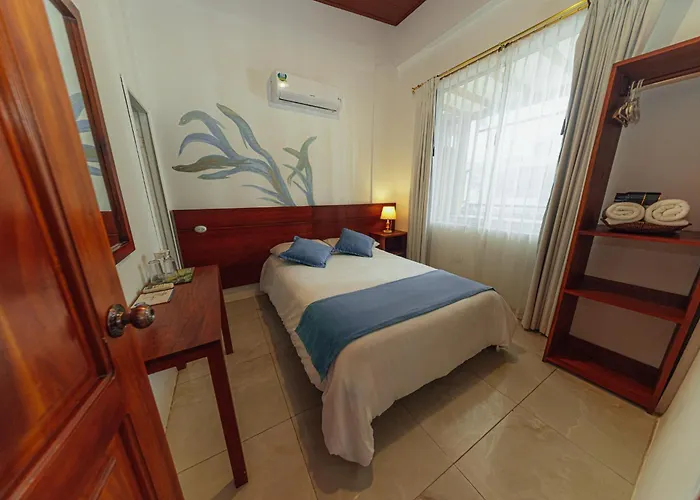 3 star hotels Coral Blanco With High Speed Internet Starlink And Galapagos Tour Operator