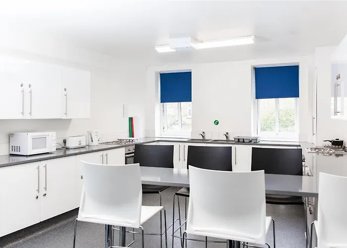 Hotels Close to Airport Alexander Fleming House, London