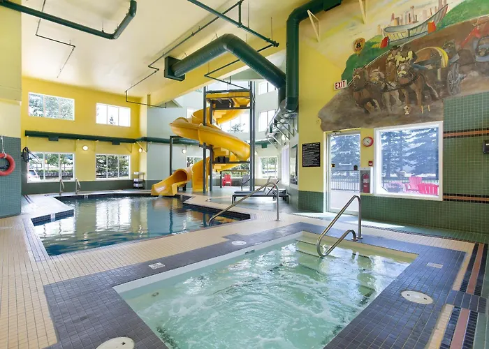 Waterpark hotels Super 8 By Wyndham Calgary Shawnessy Area