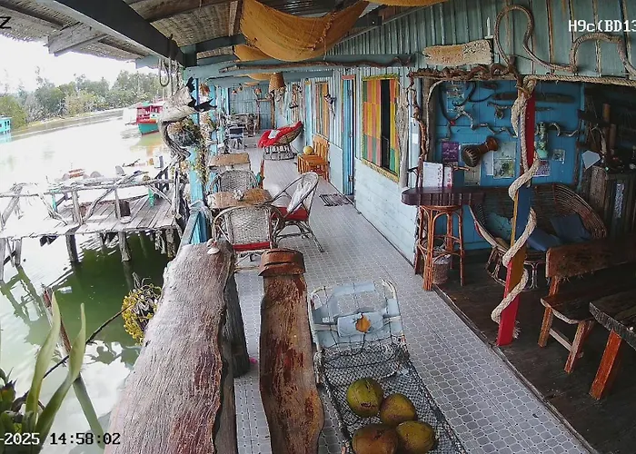 Firefly Beach Guesthouse & Bar Restaurant Koh Rong