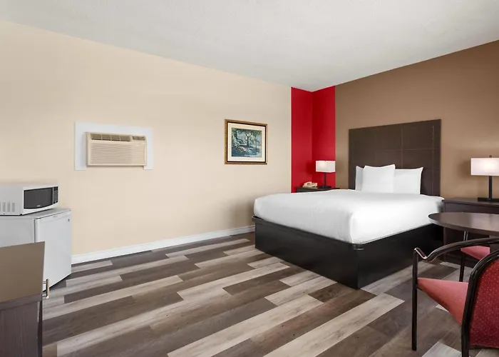 Travelodge By Wyndham Lindsay