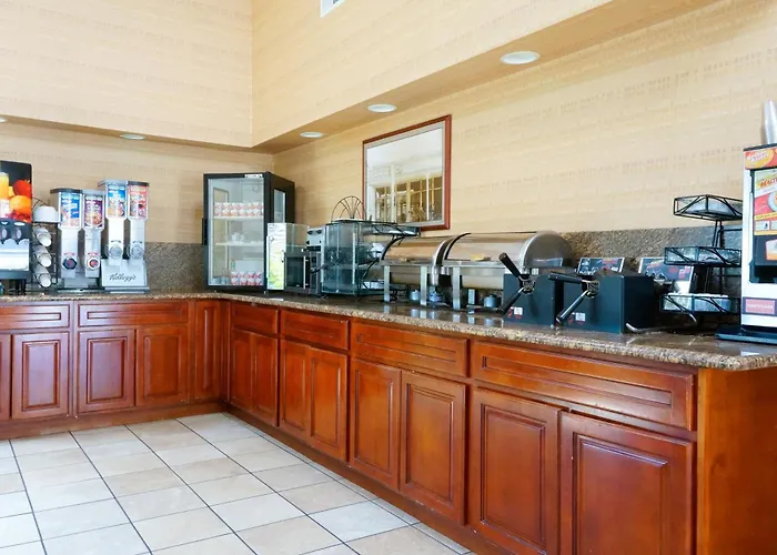 Best Western Plus Forest Park Inn