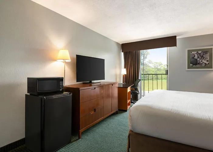 Baymont By Wyndham Salem Roanoke Area