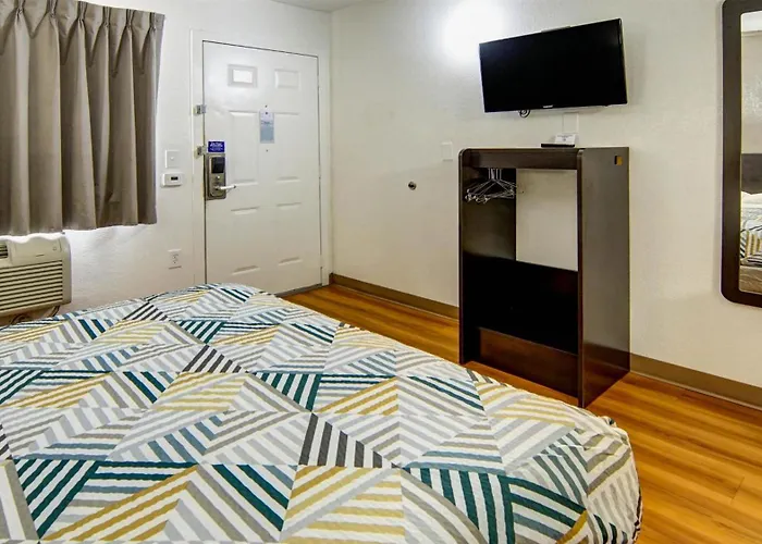 Motel 6-Longview, Tx