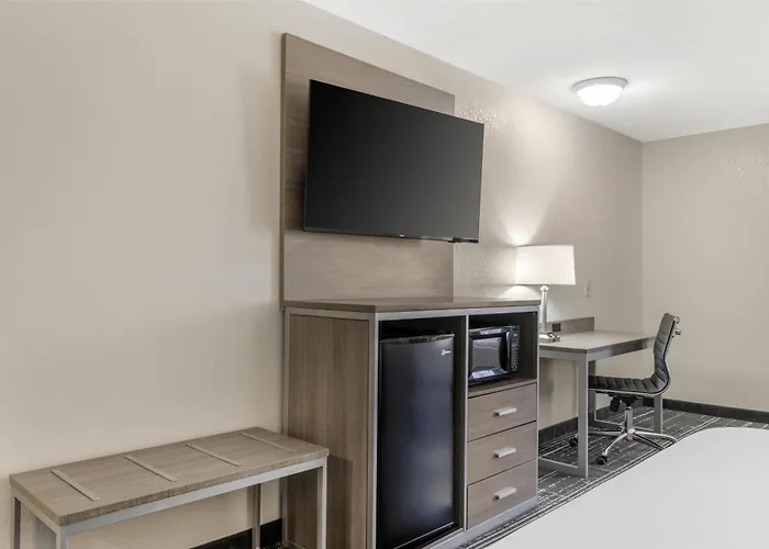 Best Western Commerce Inn