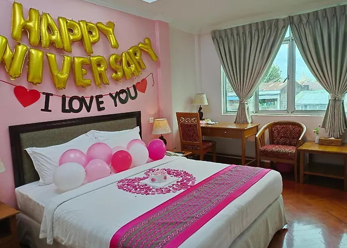 Grand Laurel Hotel