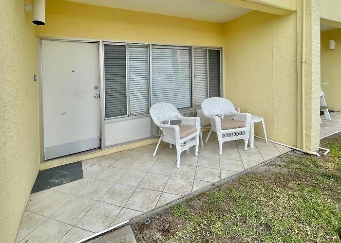 Bungalow rentals Continental Condominiums