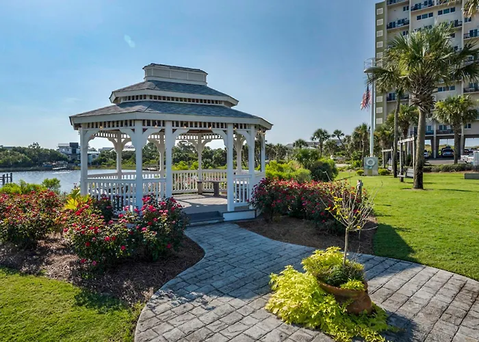 Pinnacle Port Condos