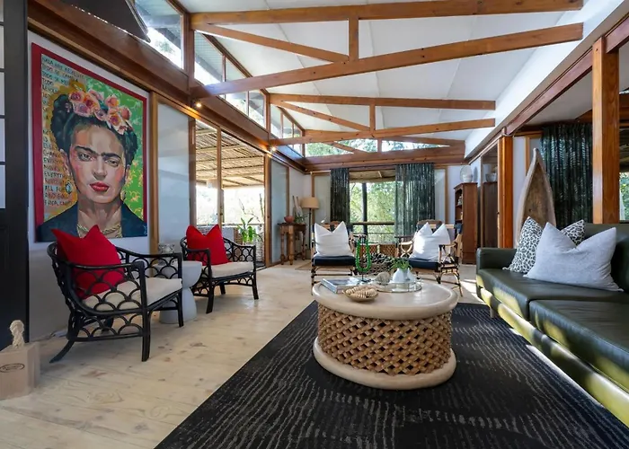 Beach hotel: Makakatana Bay Lodge