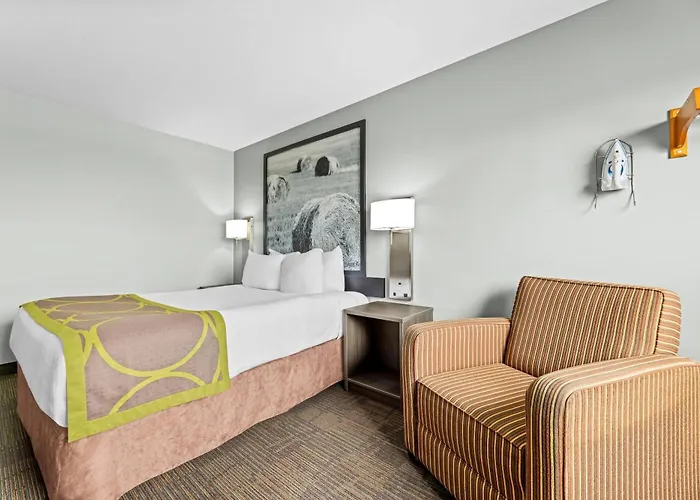 Super 8 By Wyndham Saskatoon Near Saskatoon Airport