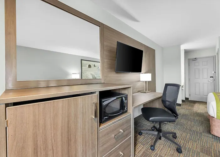 Super 8 By Wyndham Saskatoon Near Saskatoon Airport