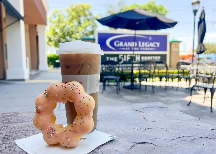 Motel: Grand Legacy At The Park