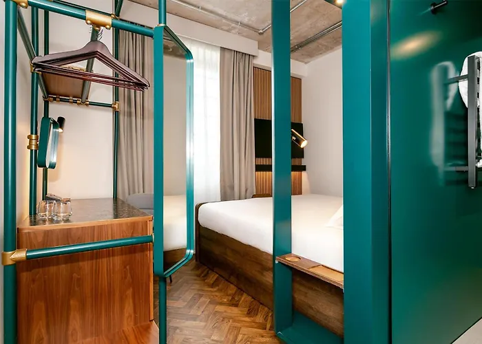  Yotel Manchester Deansgate