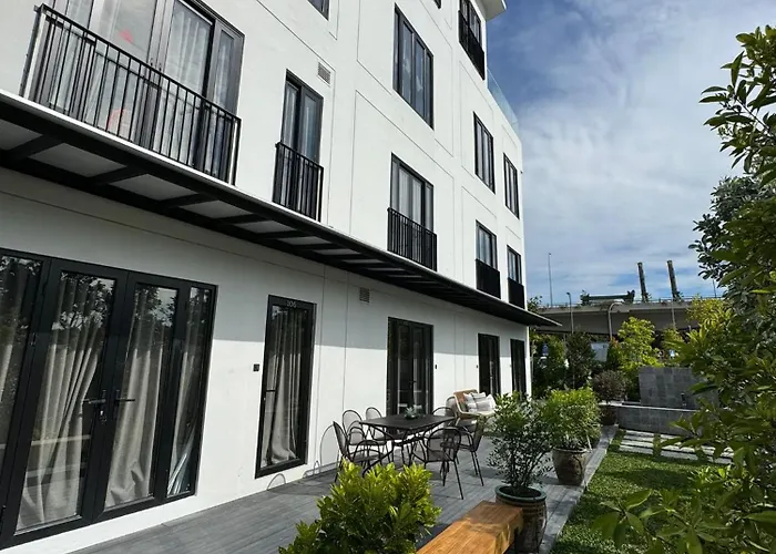 545 Residences - Extended Stay Property-- Min 6 Nights