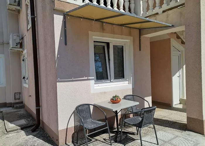 Apartments And Rooms With Parking Space Lopar, Rab - 23825