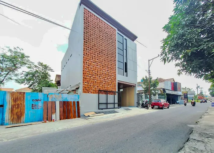 Reddoorz Syariah At Dna Home Seturan Yogyakarta