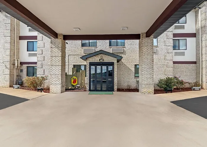 Super 8 By Wyndham Uniontown Pa