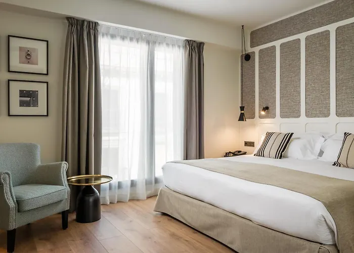 Romantic hotel: Hotel Barcelona Catedral 4 Sup