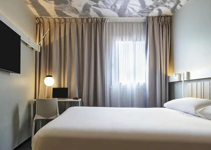 Ibis Clamart Paris Velizy