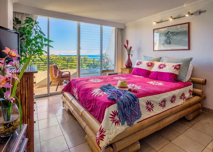 Hotel with Tennis: Castle At Waikiki Grand