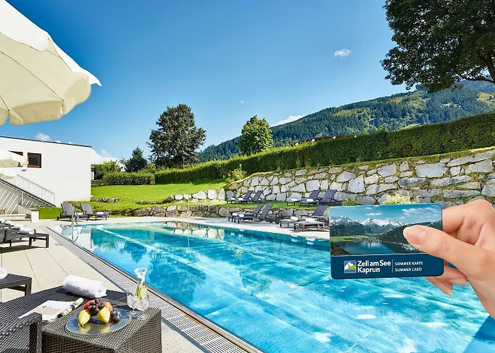 Hotels with pool Das Alpenhaus Kaprun