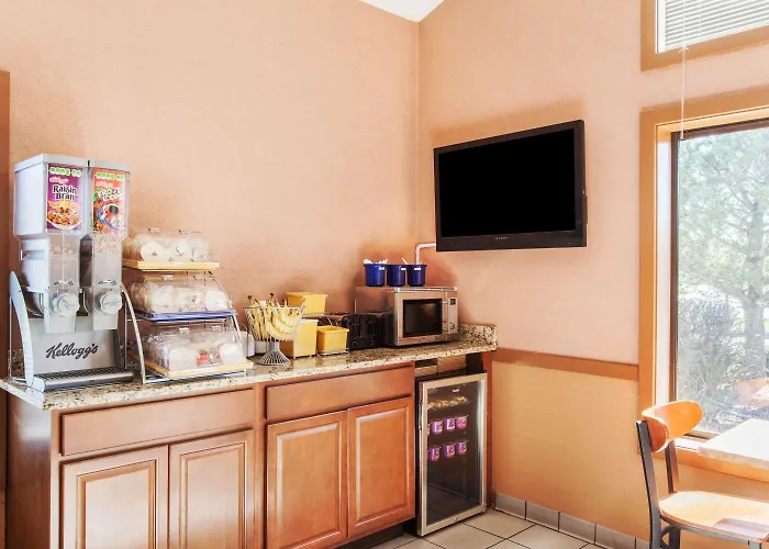 Days Inn By Wyndham Canastota Verona