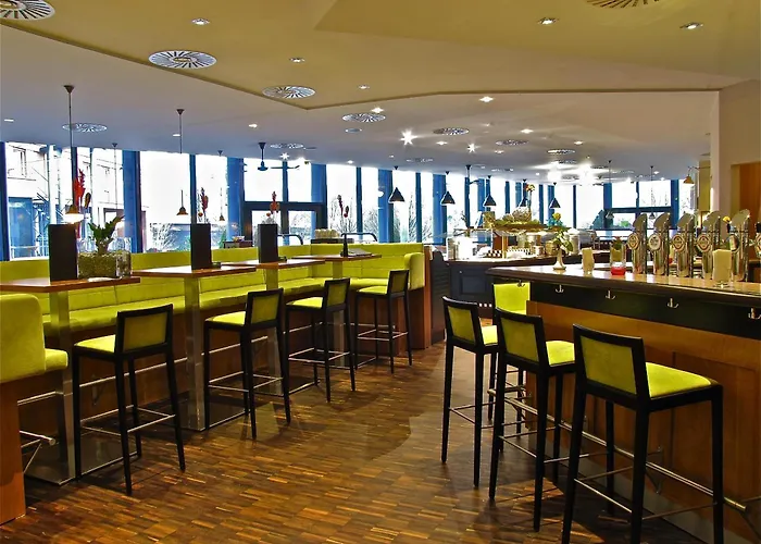 4-Sterne-Hotel: Trans World Hotel Donauwelle