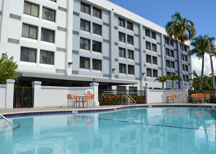 Holiday Inn Express & Suites Miami - Hialeah By Ihg
