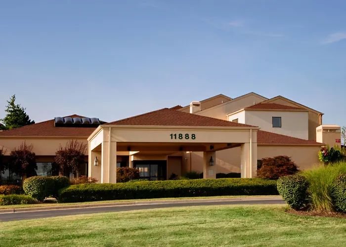 Courtyard St. Louis Westport Plaza