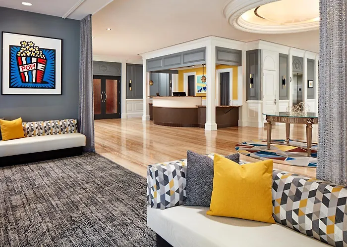 Motel: The Bristol Hotel San Diego