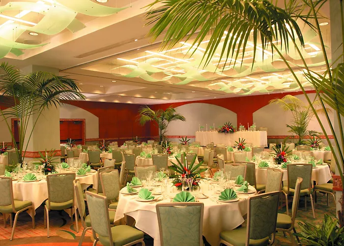 Pet Friendly hotel: Hilton Waikiki Beach Resort & Spa