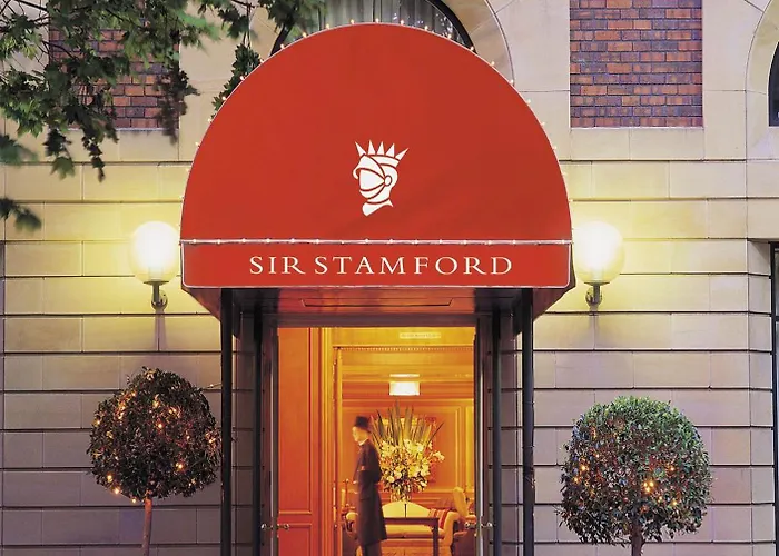 Resort: Sir Stamford Circular Quay