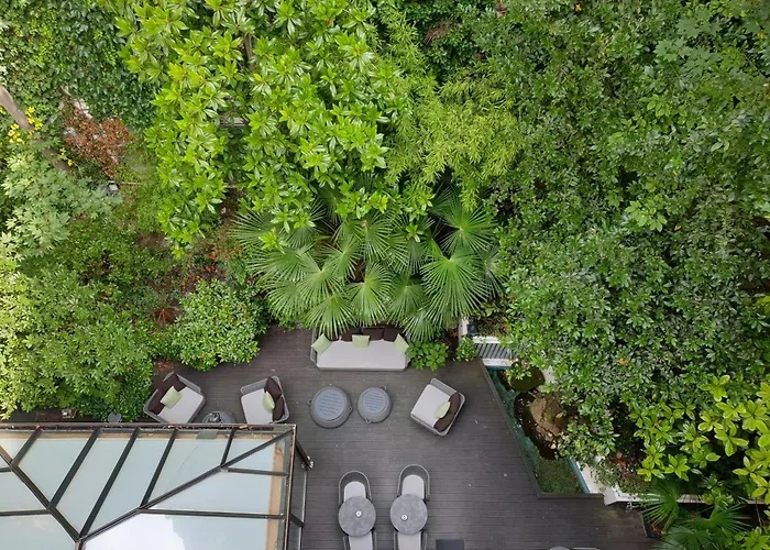 Garden-Elysee