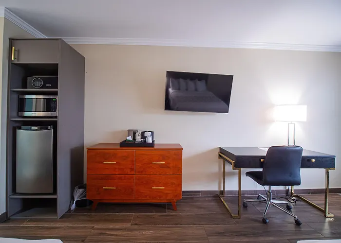 Equus Inn I75