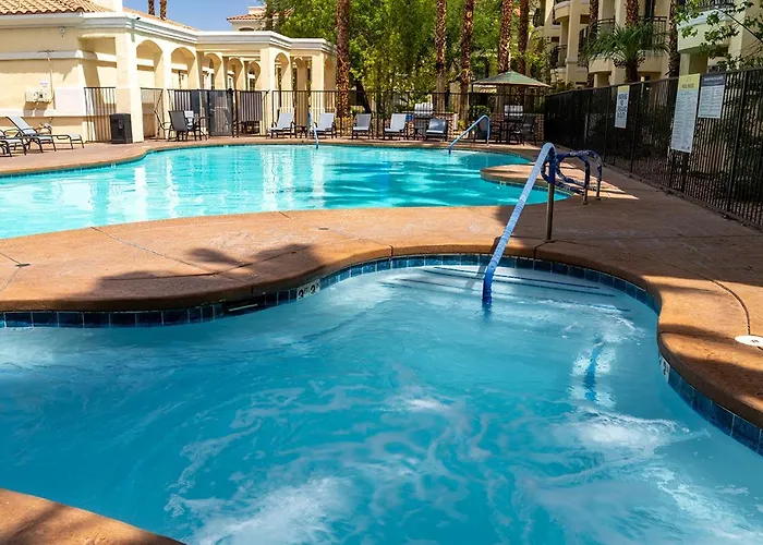 Club De Soleil All-Suite